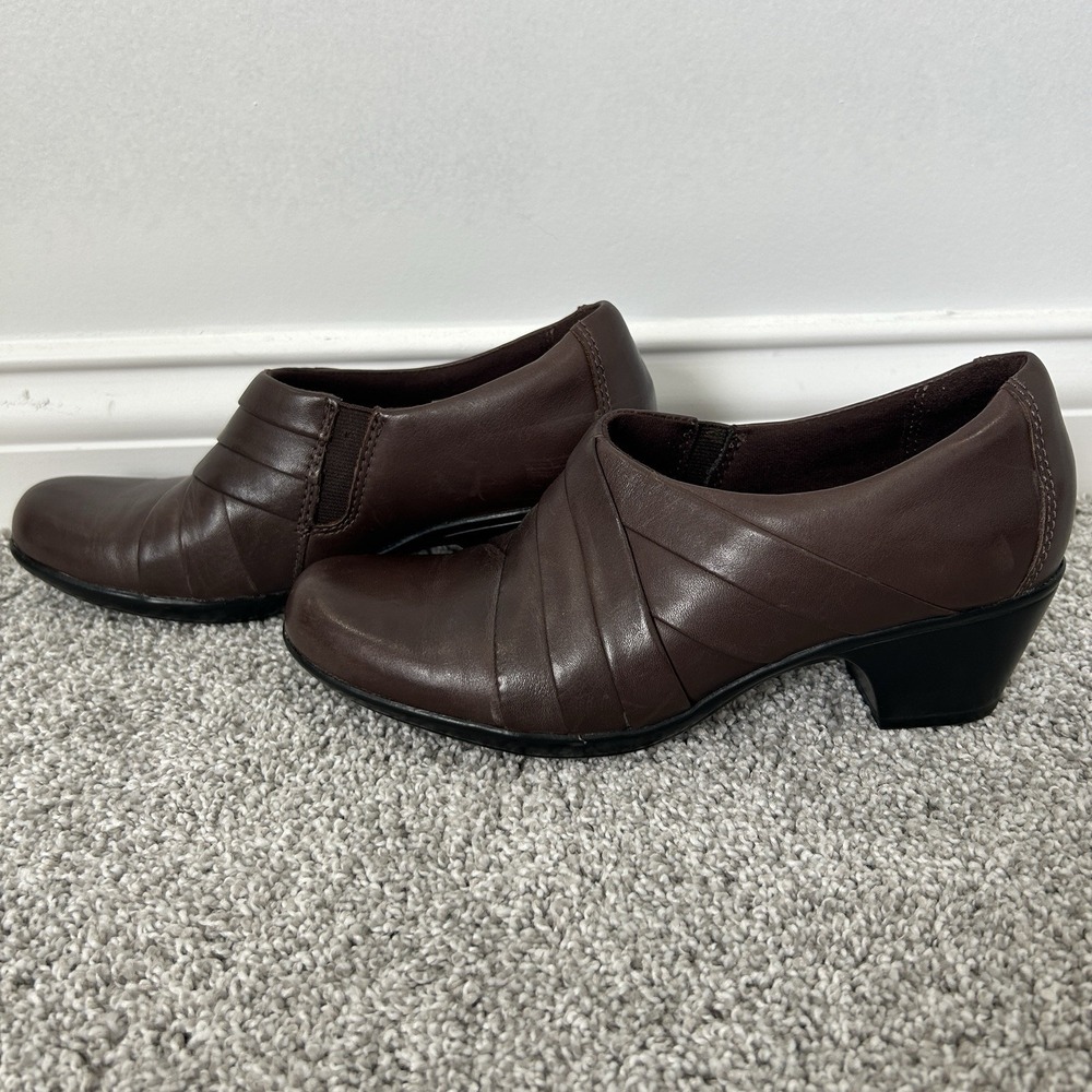 Clarks Collection Womens Brown Leather Ankle Boots Size 6.5 Block Heels Zip